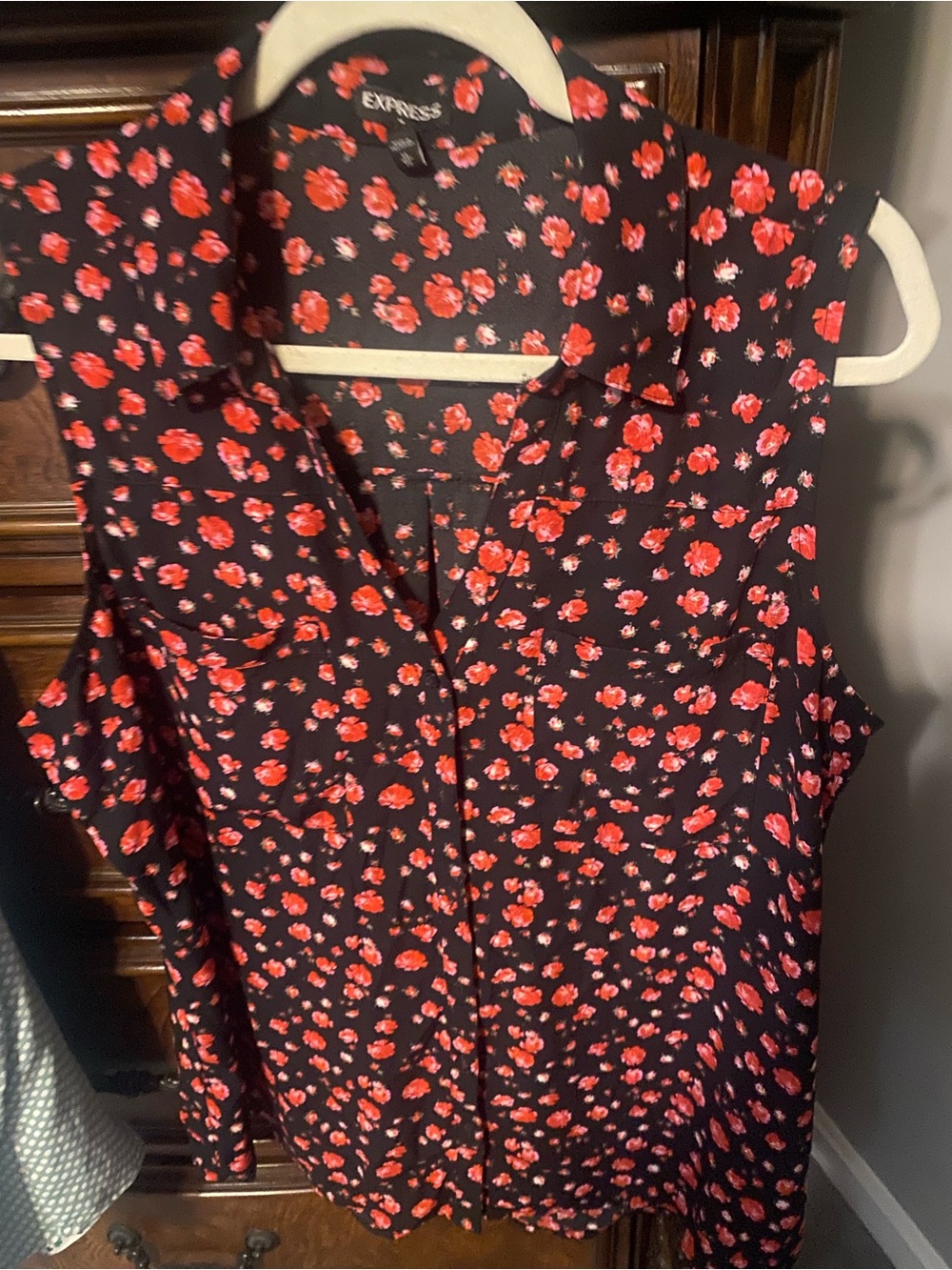 Express floral print portofino sleeveless blouse